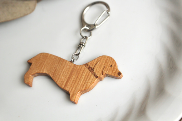 木製鑰匙鏈迷你臘腸狗 第2張的照片