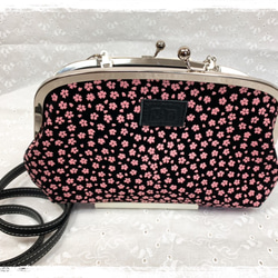 25.受注制作/送料込　親子がま口ポシェット:印伝調布地　ピンクの桜をちりばめた表布が可愛い　機能性バッグ 2枚目の画像