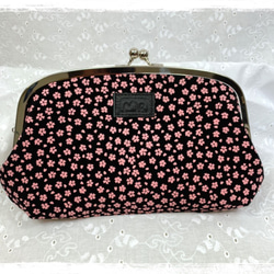 25.受注制作/送料込　親子がま口ポシェット:印伝調布地　ピンクの桜をちりばめた表布が可愛い　機能性バッグ 3枚目の画像