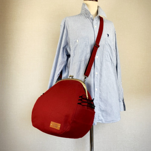 32.受注制作/送料込 帆布がま口リュック&ショルダー , 背中で口が開き