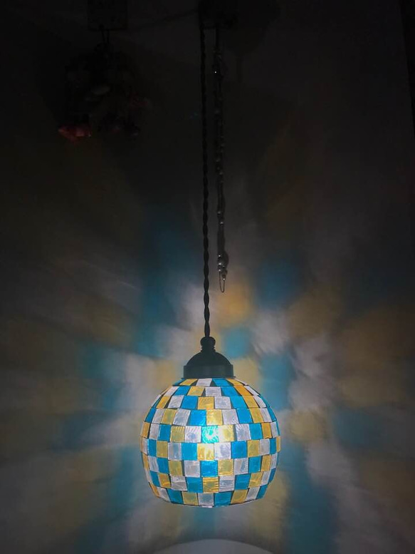 ペンダントライト 天井照明 モザイクガラス 手作り LED電球対応 3枚目の画像