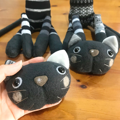 モノクロの靴下ねこちゃん❗️】ほっこり カワイイ 縫いぐるみ