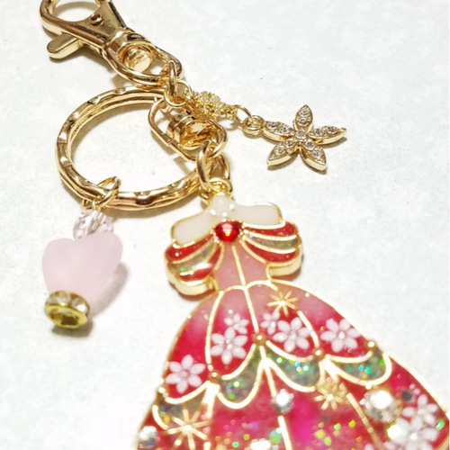 プリンセスのドレスのキーホルダー・ハンドメイド・レジン