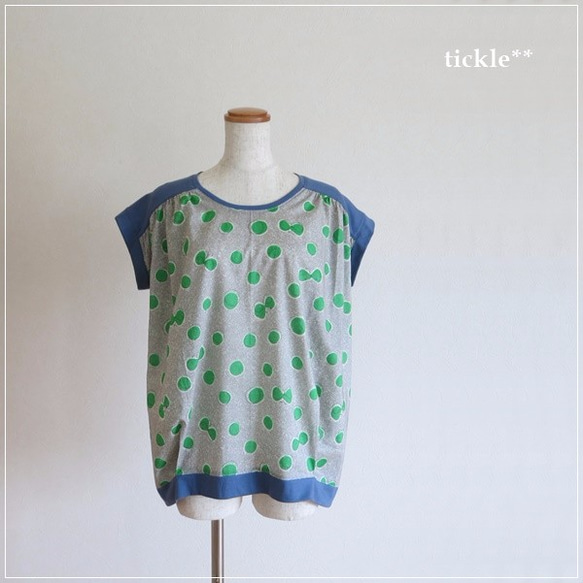 【sale!】grey×green* ちょうちょのCIELプルオーバー 2枚目の画像