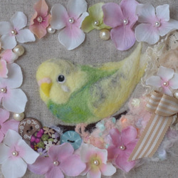 セキセイインコ羊毛刺繍の上品ファスナーポーチ（グリーン） 4枚目の画像