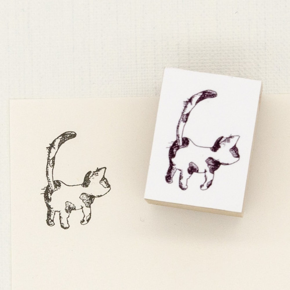 スタンプ「ばあちゃんと縁側にいた猫」版画風のノスタルジックなハンコです 7枚目の画像