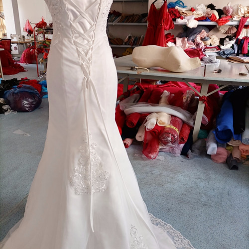 美品！ ウエディングドレス マーメイドライン ミニトレーン/ スイート  