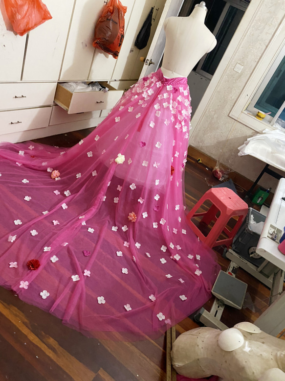 高品質！オーバースカート・トレーン　ピンク　お色直し　ウエディングドレス　カラードレス 2枚目の画像
