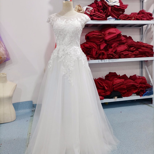 高品質！ ウエディングドレス ホワイト レース ミニトレーン/短  