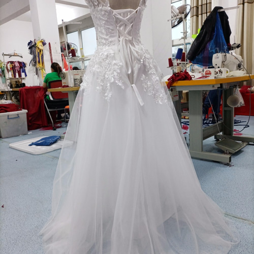 高品質！ ウエディングドレス ホワイト レース ミニトレーン/短  