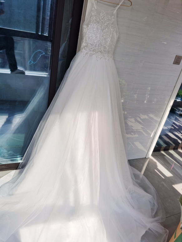 上品！ ウエディングドレス ホワイト 優雅なシルエット キャミソール 1枚目の画像