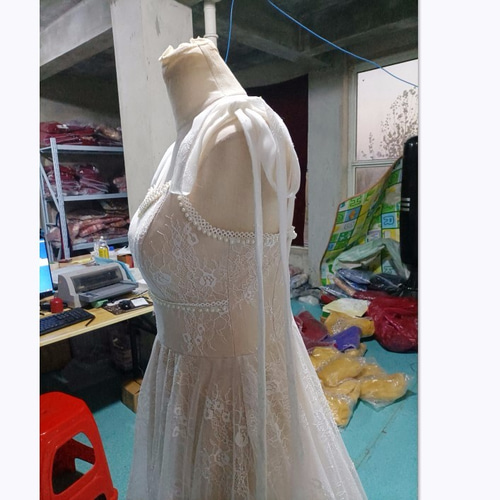 上品！ ウエディングドレス キャミソール 繊細レース ミニトレーン/短  