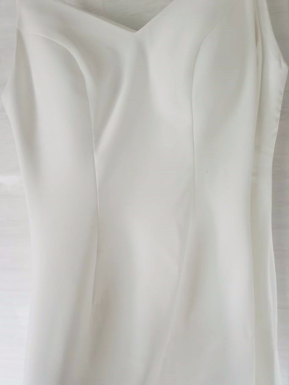 エレガント  ウエディングドレス  ホワイト  ミニトレーン/短トレーン  キャミソール  エレガント  細見えシルエ 5枚目の画像