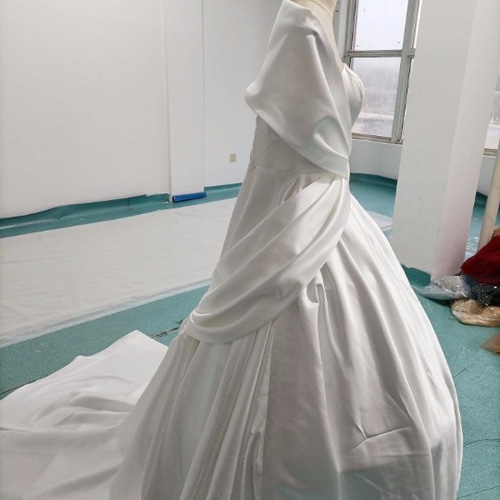 高品質！ウエディングドレス ホワイト ロングトレーン 二の腕カバー