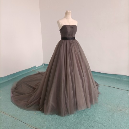 高品質！カラードレス パーティードレス グレー トレーン ソフトチュール 編み上げ 花嫁/前撮り 結婚式 演出 ステージ