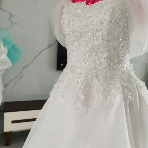 上品！ウエディングドレス オフホワイト フィッシュテール オフショル  