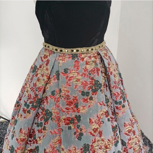 素敵なカラードレス ベアトップ 高級ベロア 枝花刺繍 編み上げ  