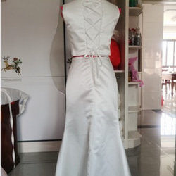 エレガント イブニングドレス ツーピース ホワイト 編み上げ  細見えシルエット 2枚目の画像
