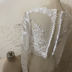 高質量！婚紗手工串珠長袖 Bolero 頂部覆蓋鈕扣 第2張的照片