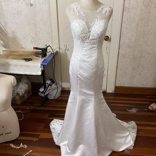 高品質！ ウエディングドレス ホワイト マーメイドライン 繊細レース  