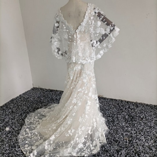 深Vネック 袖ストール ウエディングドレス レース 撮り 2次会 人気上昇  