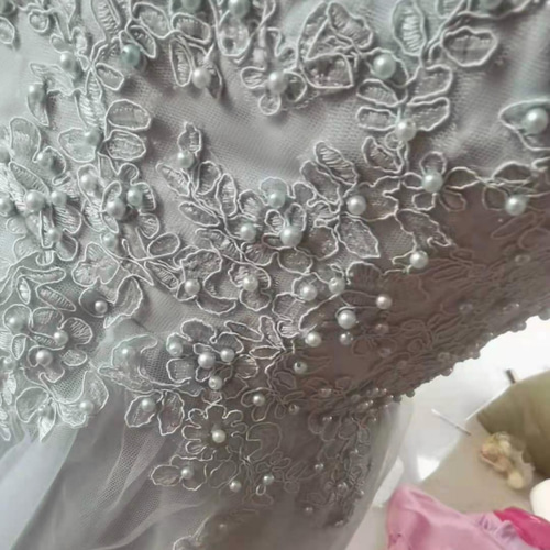 エレガント イブニングドレス グレー ノースリーブ 優雅なシルエッ  