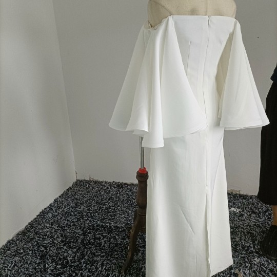 上品！ ウエディングドレス オフショルダー ロング フレア袖 抜群