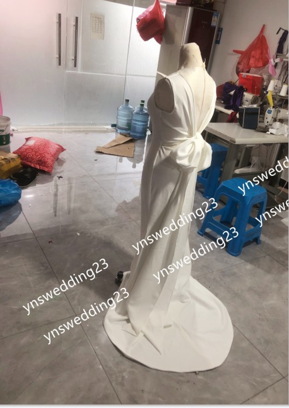 セクシー ウエディングドレス 優雅なシルエット 大きなリボン 前撮り 3枚目の画像