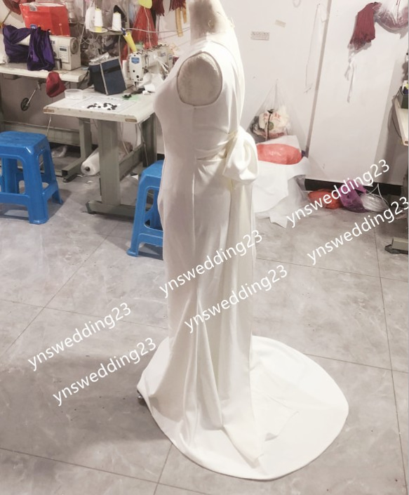 セクシー ウエディングドレス 優雅なシルエット 大きなリボン 前撮り 4枚目の画像