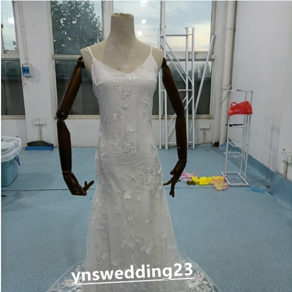 婚紗吊帶背心灰白色3D立體蕾絲刺繡二次元 第2張的照片