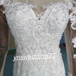 高品質！ウエディングドレス ホワイト 花モチーフ 上品透け袖 マーメイドライン 憧れのドレス エレガント 可愛い 3枚目の画像