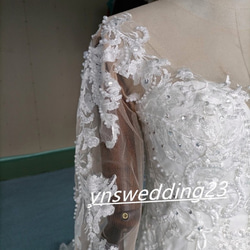 高品質！ウエディングドレス ホワイト 花モチーフ 上品透け袖 マーメイドライン 憧れのドレス エレガント 可愛い 5枚目の画像