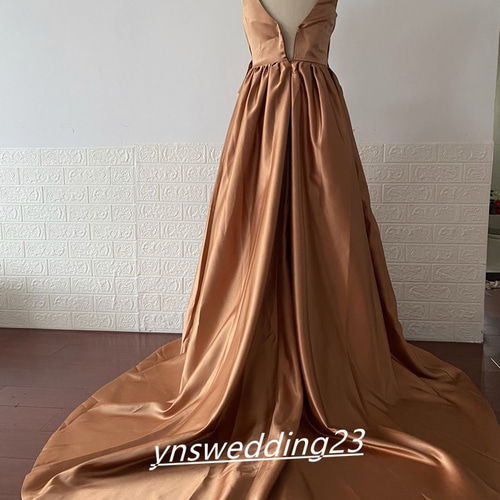 Vネックドレス カラードレスオレンジ 背中見せ トレーン 前撮り 結婚式  