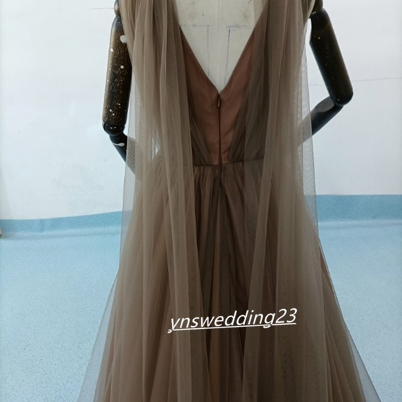 棕色連衣裙 V領連衣裙 柔軟薄紗 渴望禮服 二次方新娘 第4張的照片