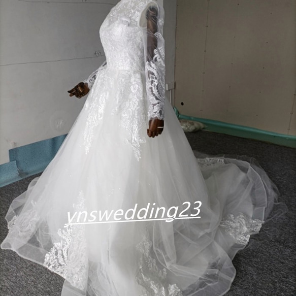 高品質！  ウエディングドレス   3D立体レース刺繍    トレーン   結婚式/披露宴　長袖　ハイネック 2枚目の画像