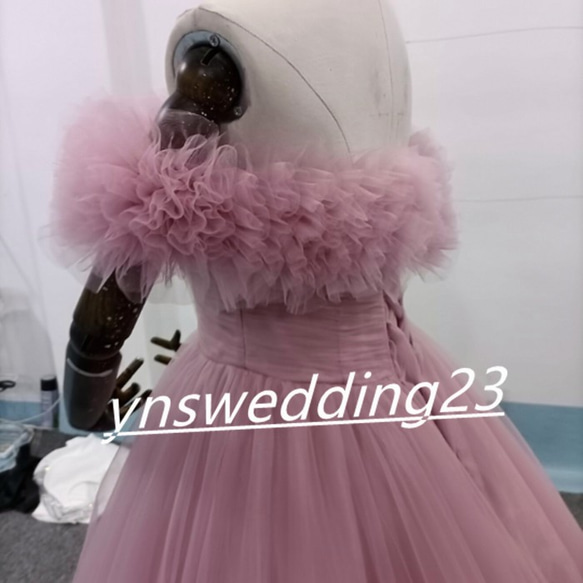 ピンクカラードレス オフショルダーの2WAYドレス　ロングトレーン  パーティードレス   お色直し 2枚目の画像