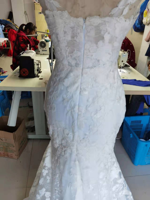 キャミソール  ホワイト  3D立体レース刺繍   ウェディングドレス   マーメイドライン 2枚目の画像