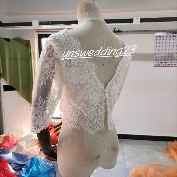 優雅婚紗3D立體蕾絲刺繡波羅V領連衣裙 第3張的照片