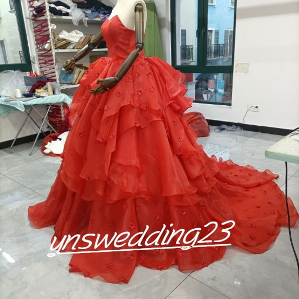 高質量！婚紗禮服精美的歐根迪紅色裸露上衣花瓣婚禮/招待會音樂會 第5張的照片