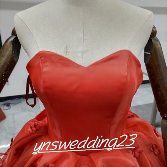 高質量！婚紗禮服精美的歐根迪紅色裸露上衣花瓣婚禮/招待會音樂會 第7張的照片