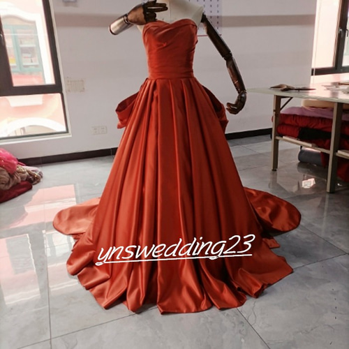 高品質！ ウエディングドレス トレンドの テラコッタ色 ベアトップ  