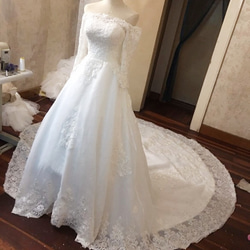 オフショルダーウェディングドレスエレガント結婚式 ウエディングドレス オフショルダー ポンチョ キラキラ