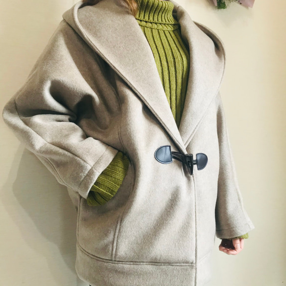 贅沢なカシミヤウール100% で作ったゆったりオーバーサイズのフーデットコート♡【総裏付き】グレージュ色 1枚目の画像