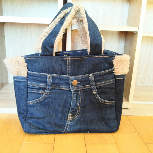 秋冬仕様☆ポケットいっぱい！ボアとリメイクデニムのトートバッグ【濃