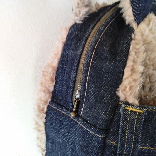 デニムリメイクバッグ　ファーバッグ j0809jp♡10/31まで月末割引様 デニムリメイクバッグ ファーバッグ j0809jp♡10/31まで月末割引様