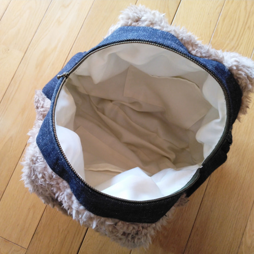 もふもふでふわふわ ファーとリメイクデニムのまん丸バック その他