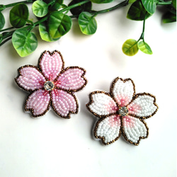 ビーズ刺繍ブローチ　桜<淡紅> 2枚目の画像