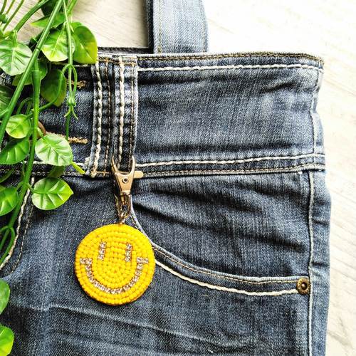 ビーズ刺繍キーホルダー ビジューでゴージャスなニコちゃん ビーズ刺繍キーホルダー ビジューでゴージャスなニコちゃん