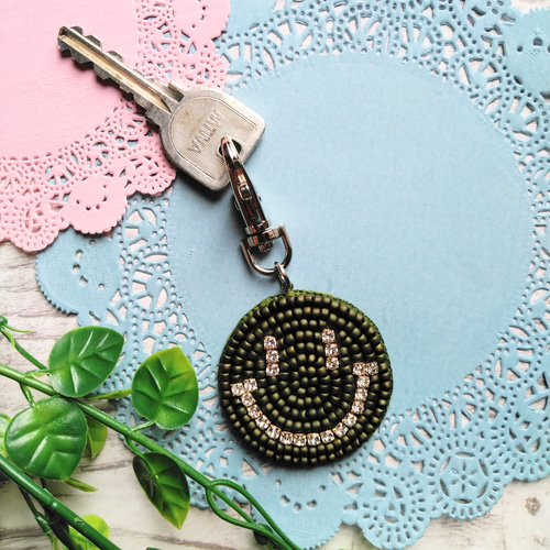 再販♪ビーズ刺繍キーホルダー ビジューでゴージャスなニコ 再販♪ビーズ刺繍キーホルダー ビジューでゴージャスなニコ