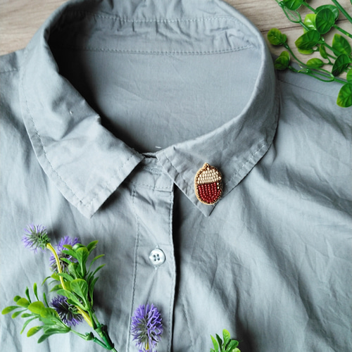 ビーズ刺繍ブローチ 秋ですね☆どんぐり3兄弟（3コset♪） ブローチ